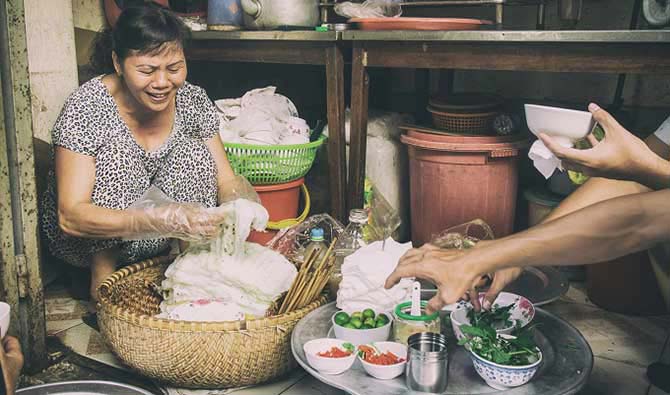 10 Hanoi food shops that don’t need a name to be famous