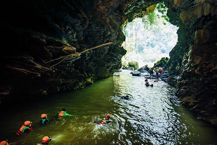 The magnificent Kingdom of Caves in Vietnam