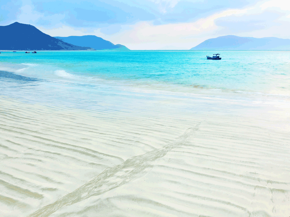 Taking a tour around Vietnam to discover true beach paradises