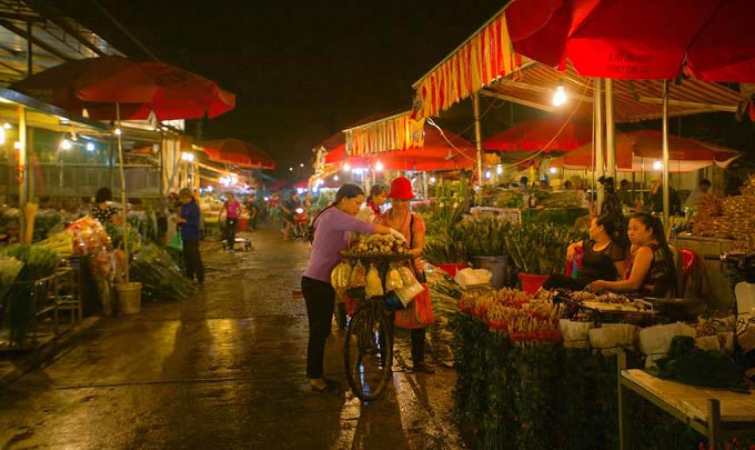 10 places to enjoy a full night in Hanoi