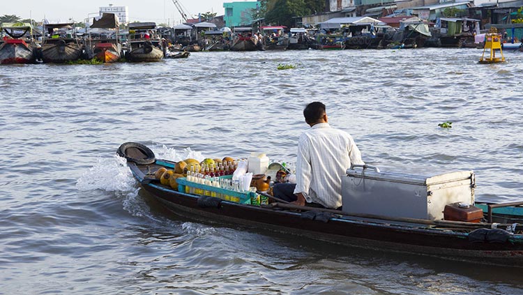 Cai Rang Floating Market: a floating existence rooted deep in the soil