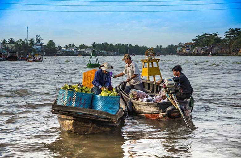 Cai Rang Floating Market: a floating existence rooted deep in the soil