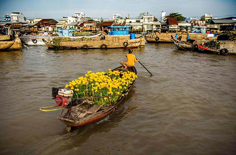 Cai Rang Floating Market: a floating existence rooted deep in the soil