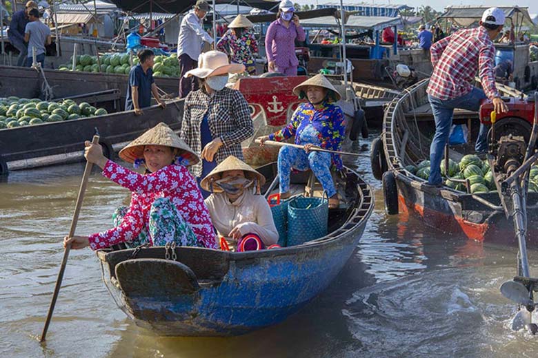 Cai Rang Floating Market: a floating existence rooted deep in the soil