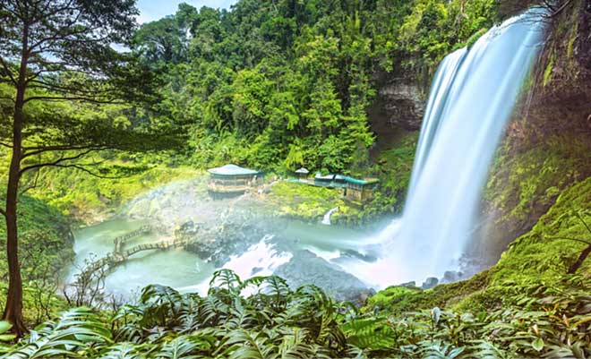 Two Vietnam waterfalls among world’s most beautiful