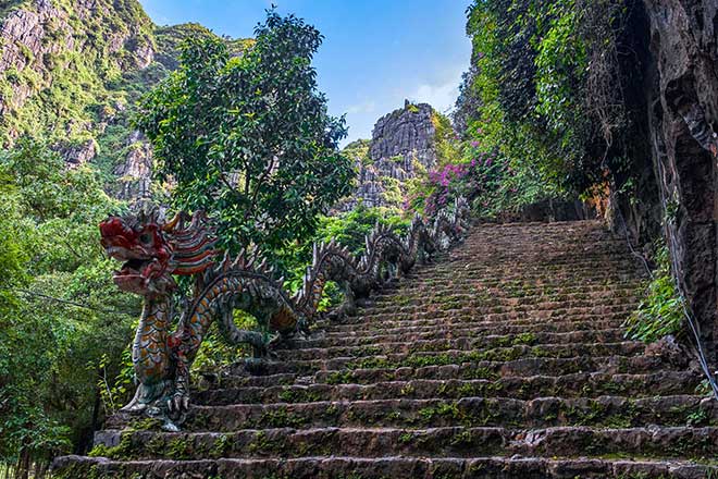 Tam Coc shimmers in silver and gold