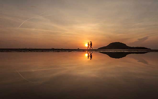 It is blessed with a 42 km coastline, and has been dubbed the "Maldives of Vietnam." One of the most beautiful beaches here, one that has got rave reviews from travelers and bloggers, is Hoang Hau (Queen), just two km from downtown Quy Nhon.